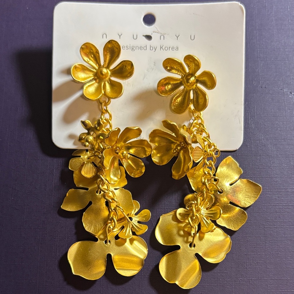 nyunyu Famous Korean Brand | Golden Cascading Floral Dangles | K-Fashion Luxe